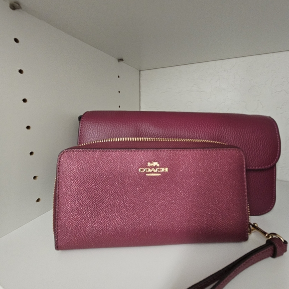 Coach Signature Beige Shoulder Bag - Picture 8 of 10